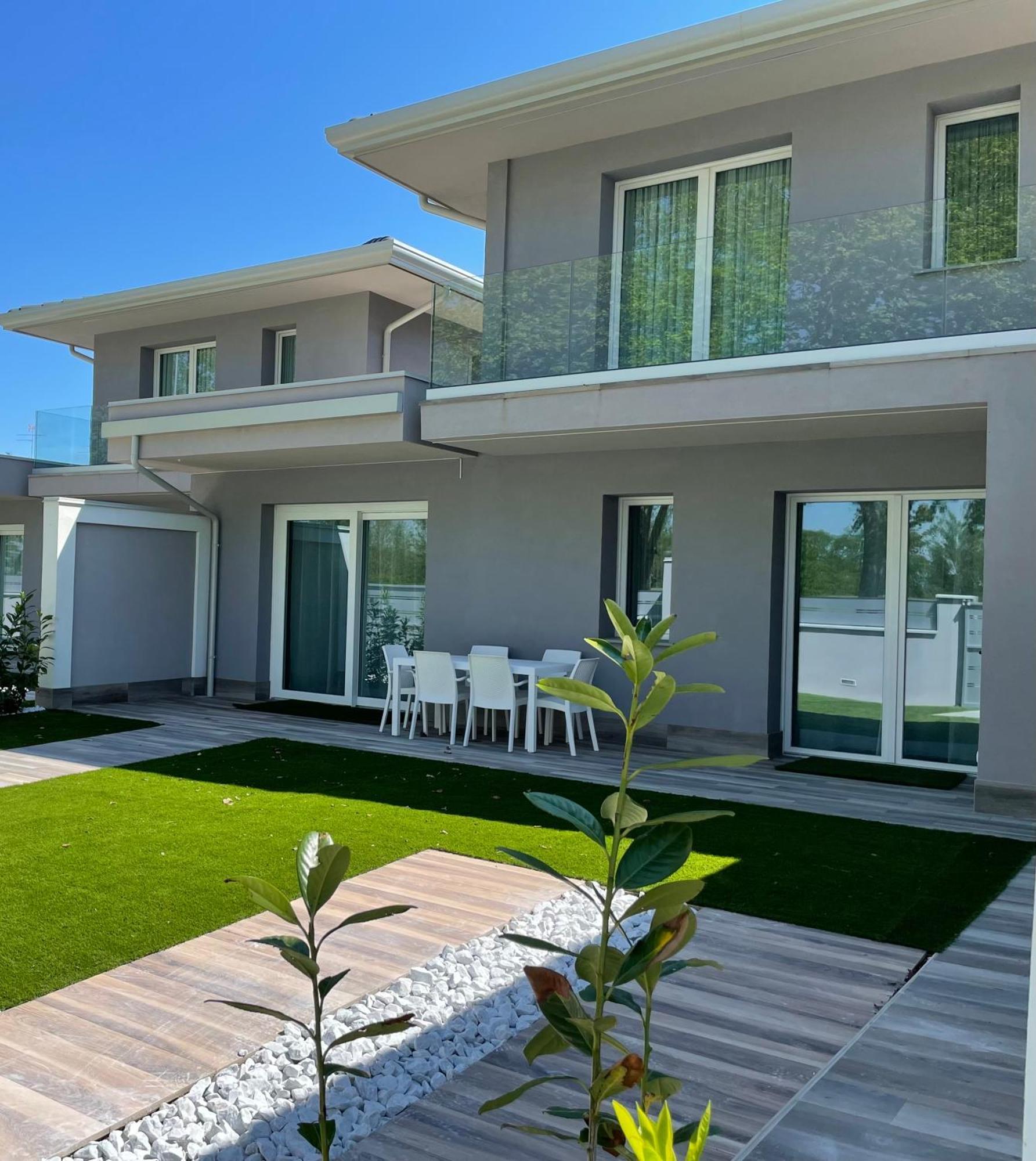 Polinesia 10 Villa Lido delle Nazioni Luaran gambar